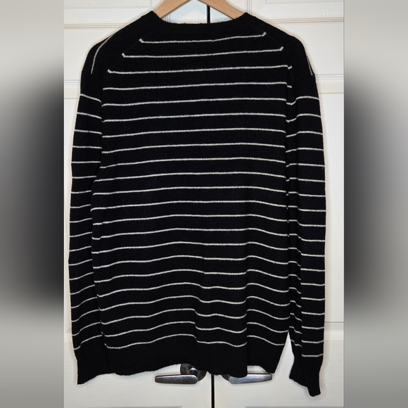 Vintage Express Men’s Crewneck Lambswool Sweater – Black with White Stripes – XL - Picture 3 of 4